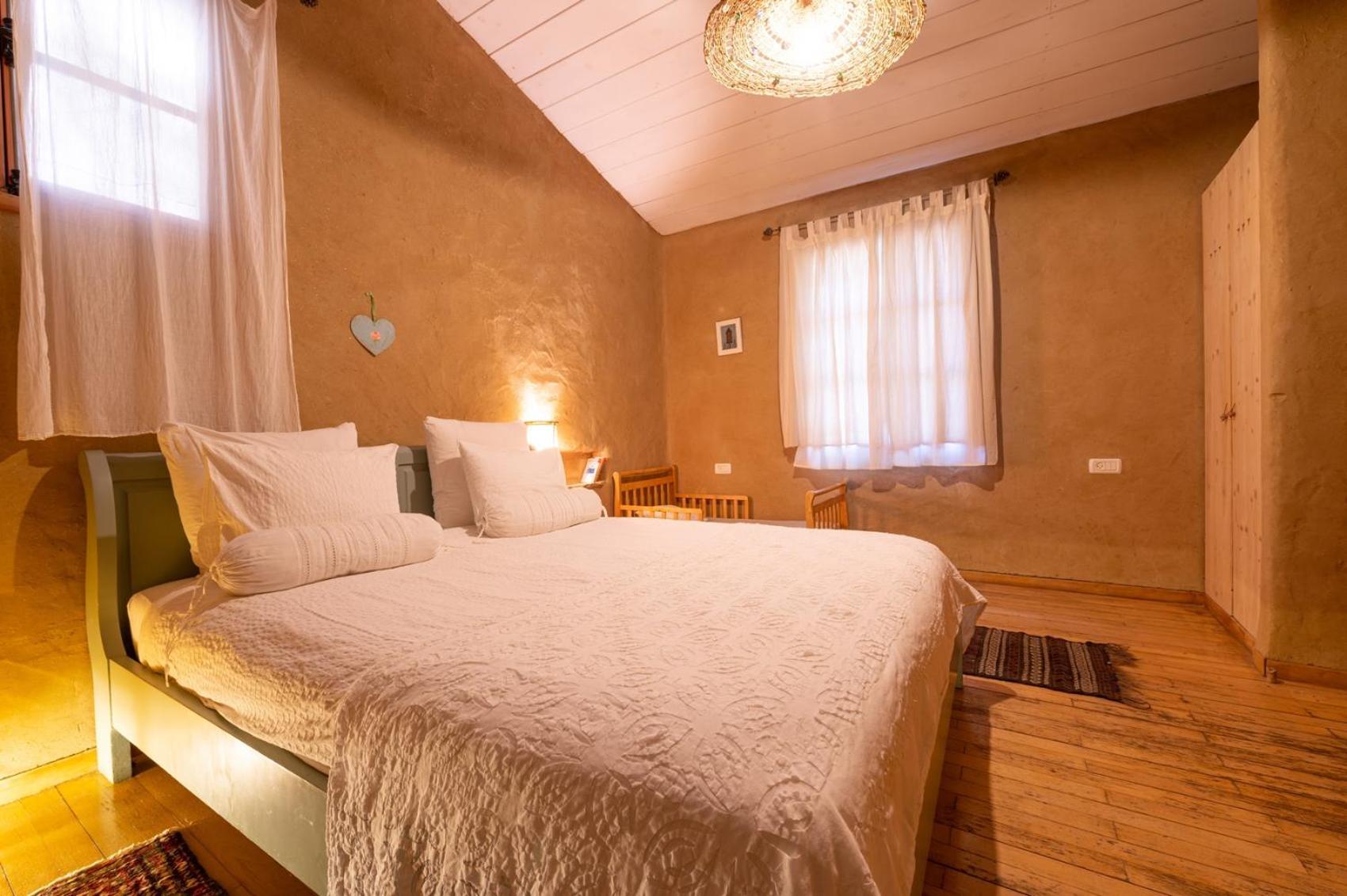 Hemdatya Stone Suites In The Galilee Ilaniya Room photo