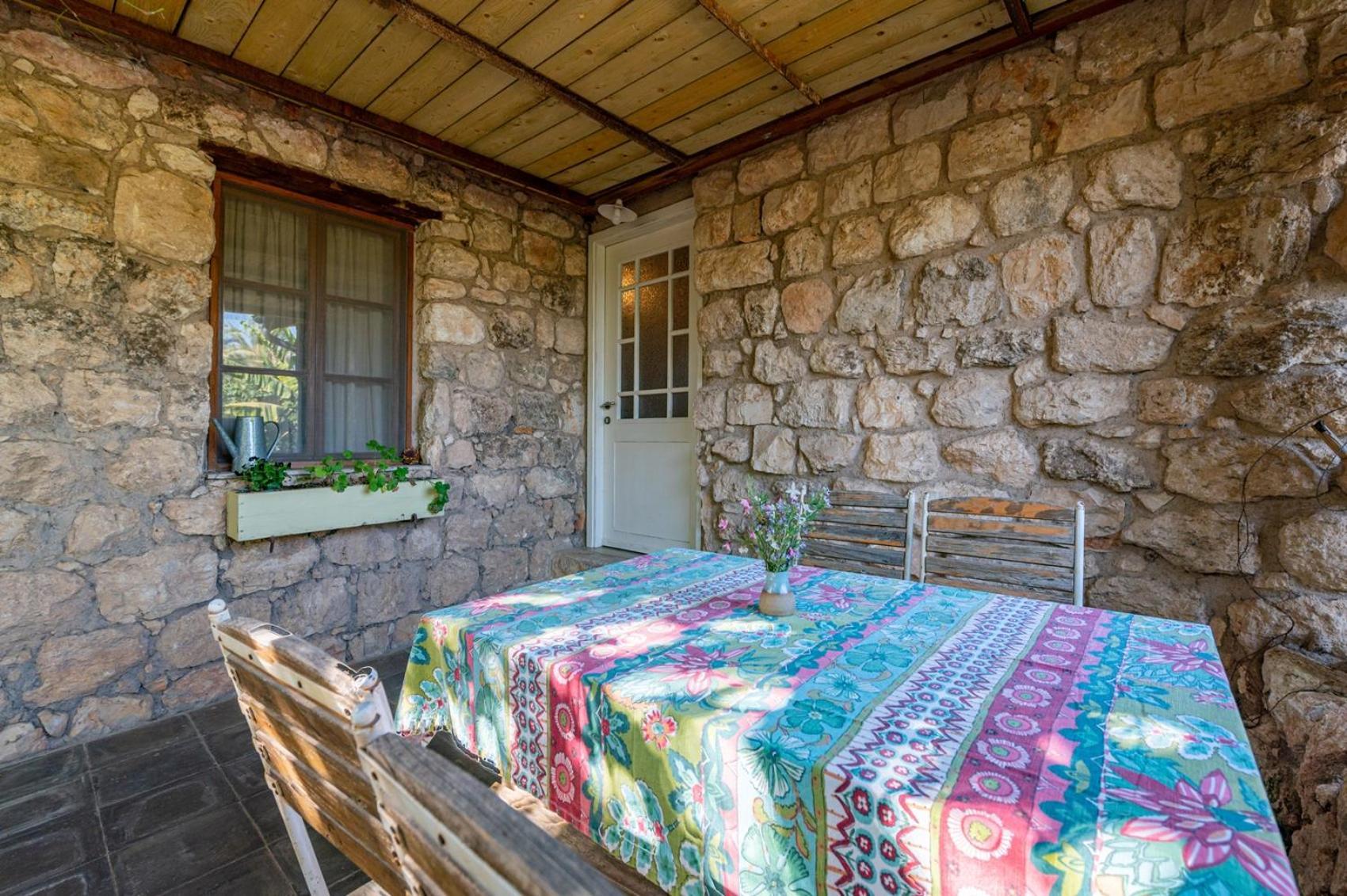 Hemdatya Stone Suites In The Galilee Ilaniya Room photo