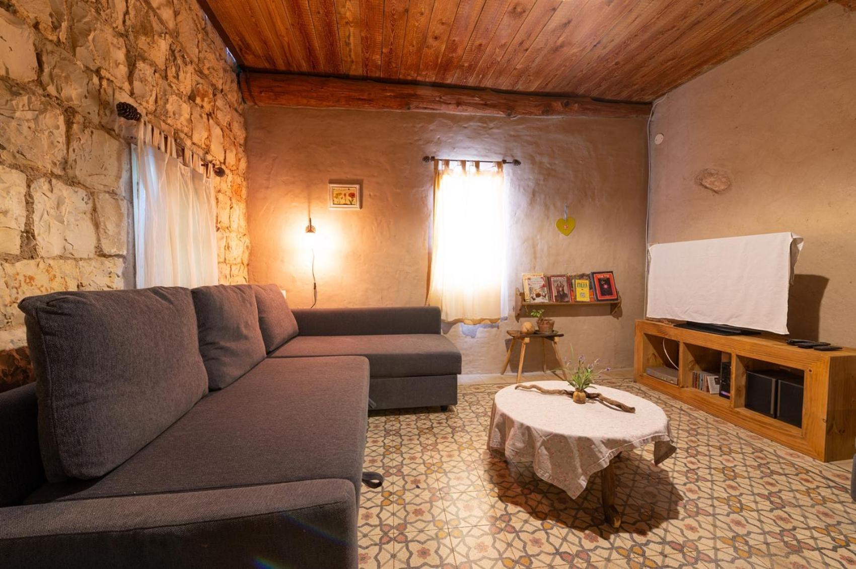 Hemdatya Stone Suites In The Galilee Ilaniya Room photo