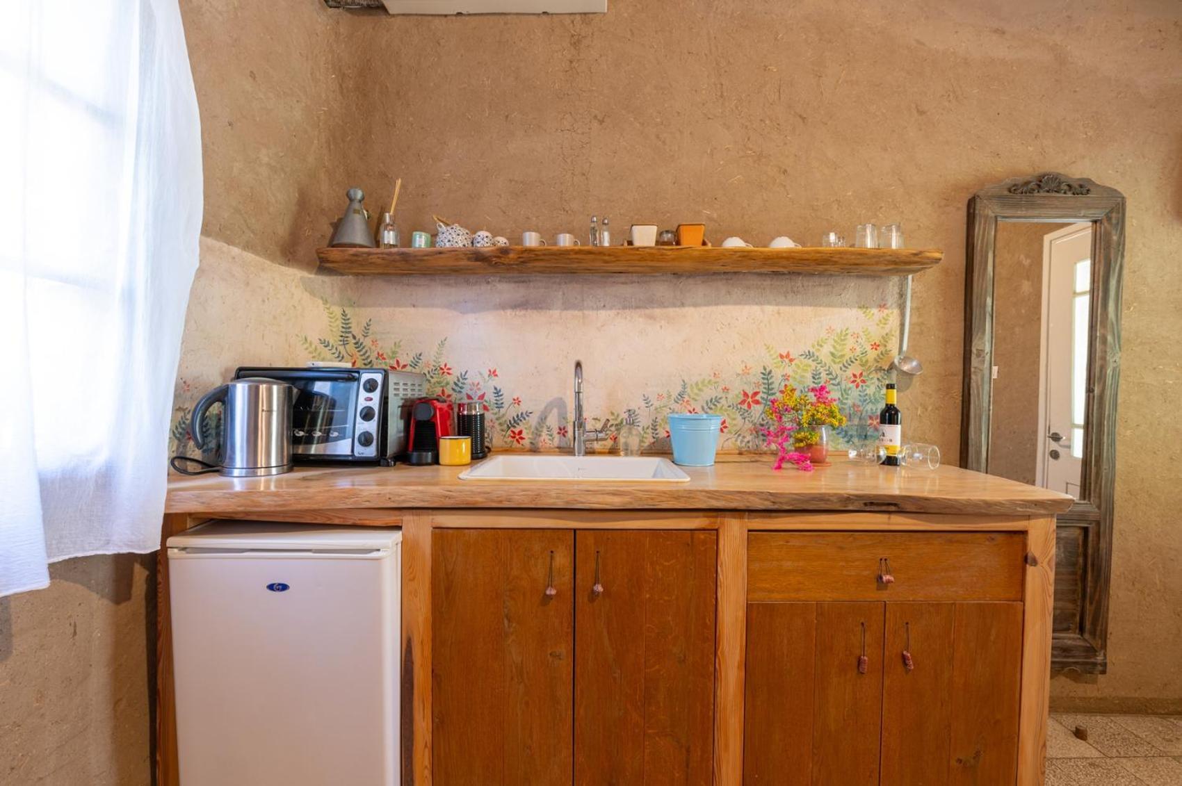 Hemdatya Stone Suites In The Galilee Ilaniya Room photo