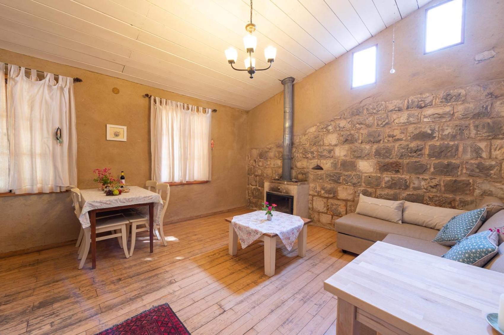 Hemdatya Stone Suites In The Galilee Ilaniya Room photo
